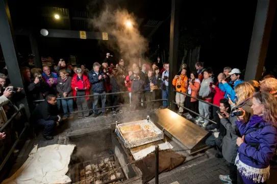 蒂普瓦毛利文化及地熱保護區之傳統晚餐