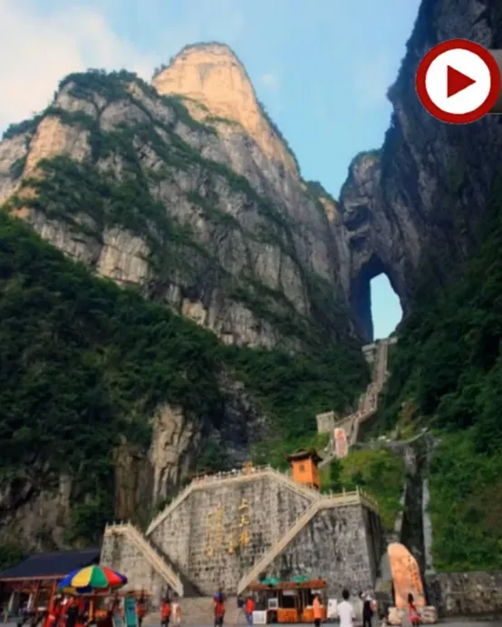張家界+長沙5天團·美食純玩高鐵團 張家界(袁家界、天門山、天門洞、百龍電梯、寶峰湖)、長沙(一天自由活動、湖南省博物館)【保證廣東話導遊】
