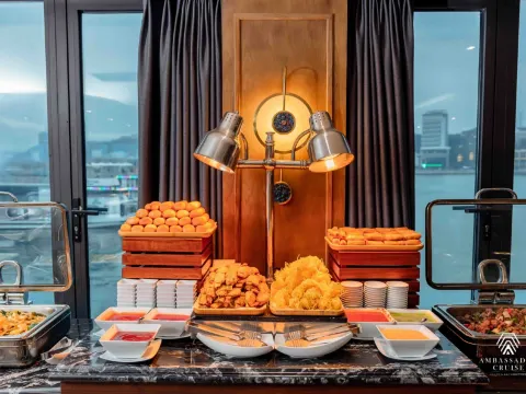 Ambassador Cruise 餐廳精緻自助餐