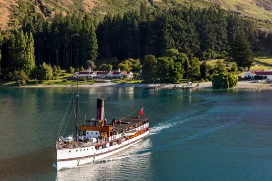 厄恩斯勞號百年蒸汽船