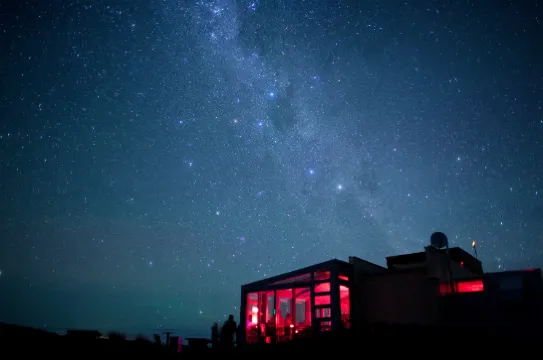 夜晚的約翰山天文台咖啡廳