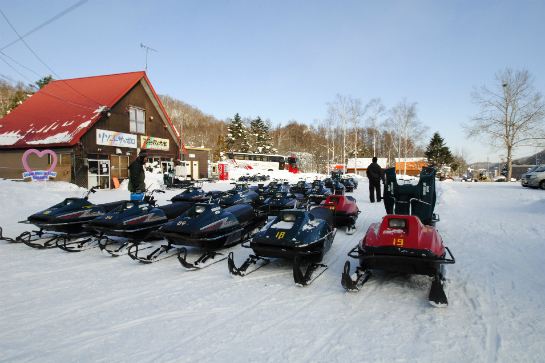 野外攀山雪車場