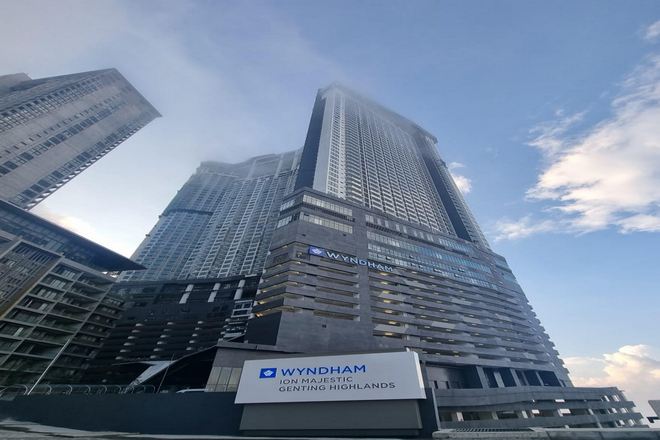 Wyndham Ion Majestic Hotel