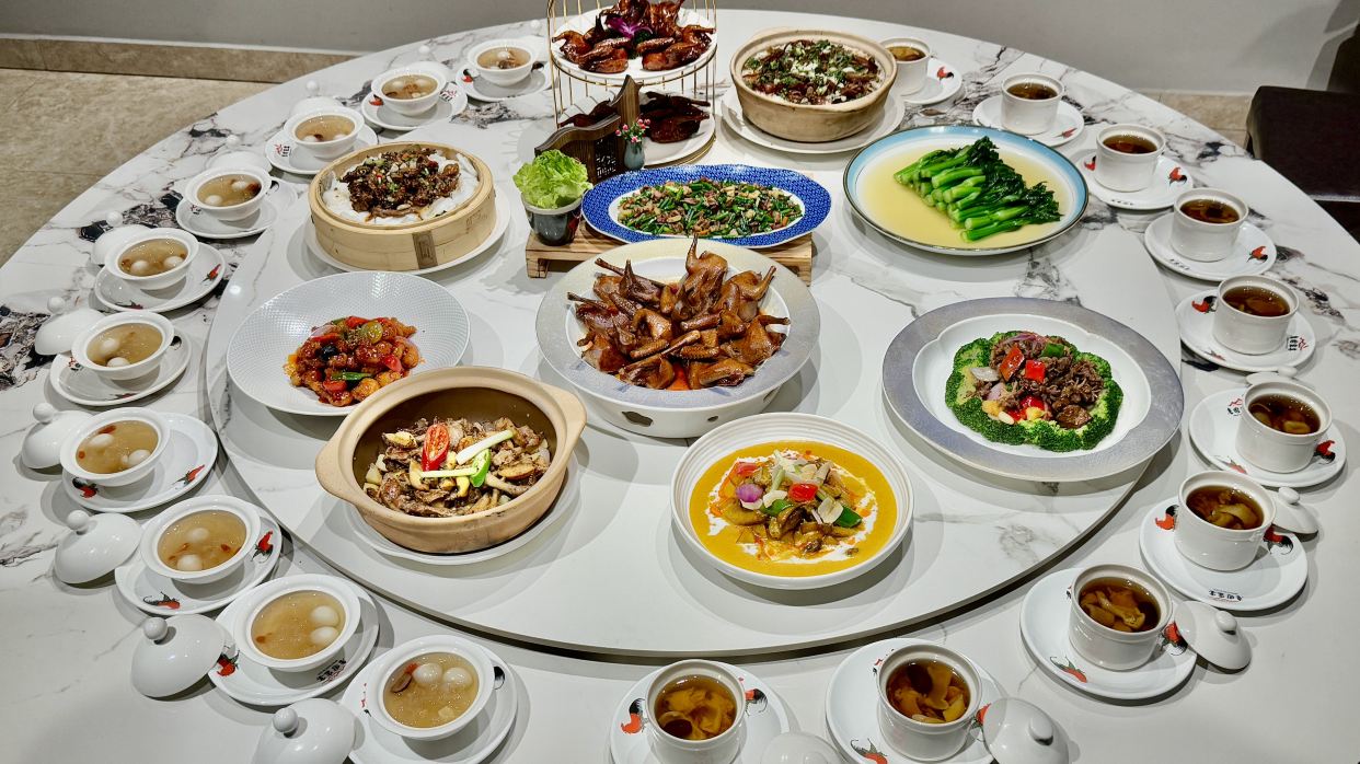 乳鴿十二式:堂做燃燒的啫啫鮑魚乳鴿煲