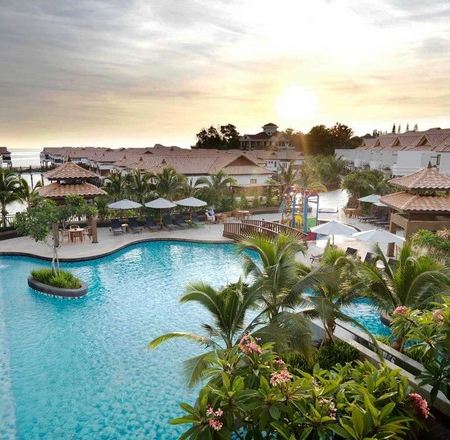 【4鑽】新加坡+馬來西亞5天團   【保證入住狄臣港 Grand Lexis Port Dickson (Executive Pool Villa) + 濱海灣花園 + 欣賞餵飼老鷹體驗及觀賞螢火蟲】