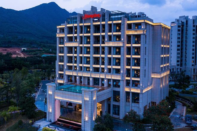 未名湖希爾頓歡朋酒店