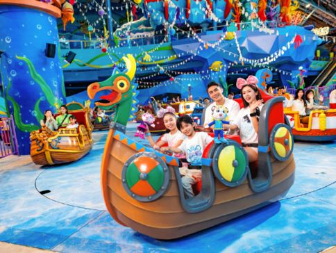 《三大主題樂園》赤坎古鎮旅遊度假區+珠海橫琴宇宙飛船+佛山宋城•廣東千古情 連續2晚保證入住中山國際品牌利和威斯汀酒店【花菇扣十八頭南非幹鮑(位上)+海味燉響螺燉湯+鮮蒸大龍躉宴】開平珠海純玩3天團