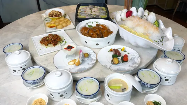 過橋象牙蚌(位上)+堂做香茅焗海鱸魚