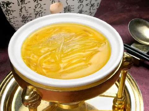 金湯魚翅海參湯