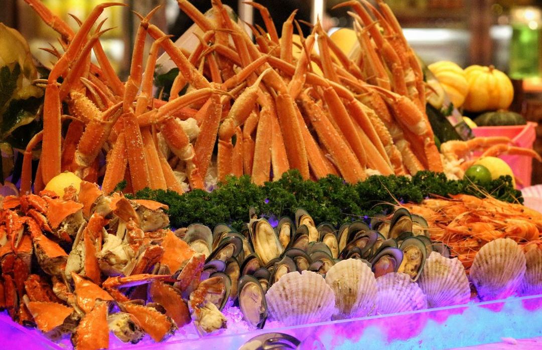 酒店豐富自助晚餐