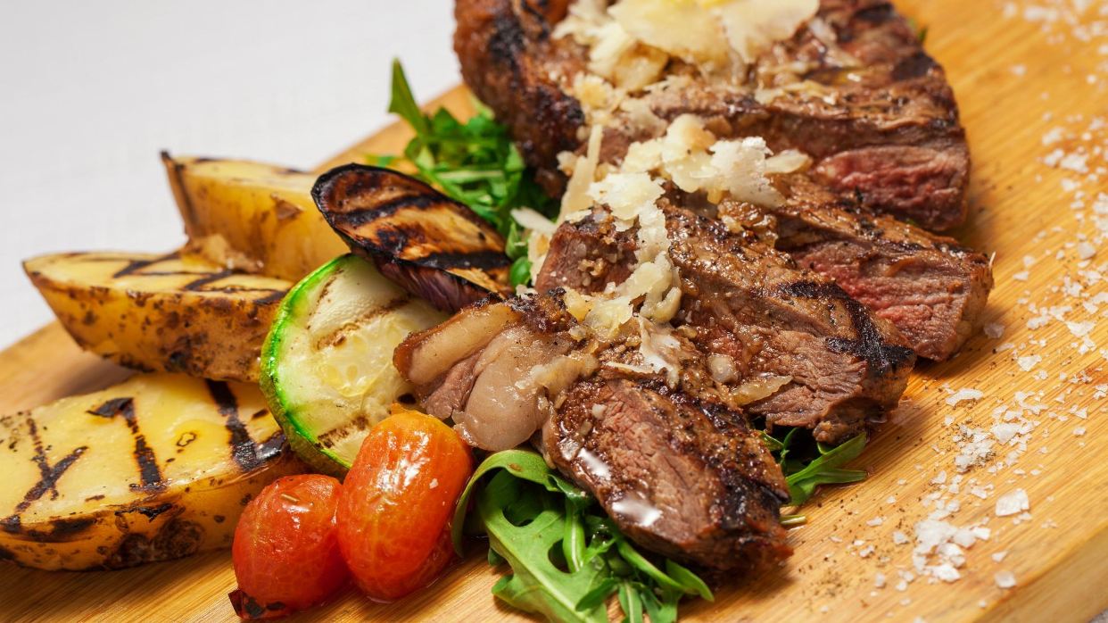 酒店豐富自助晚餐