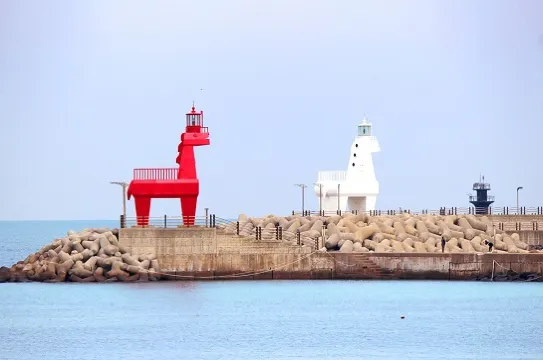 梨湖海邊小馬燈塔