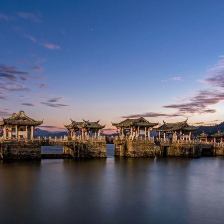 《魅力梅州+高鐵》2025年全新開業梅州希爾頓歡朋酒店+永安獨家潮州希爾頓惠庭酒店 包廂享用【鮑片三十年老菜脯砂鍋粥】【客家名菜宴】【客家鹽焗雞宴風味】梅州高鐵美景純玩3天團 