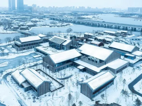 長春北湖鴻居酒店