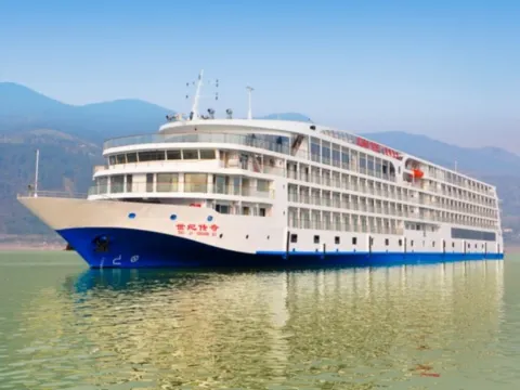 世紀傳奇號外觀