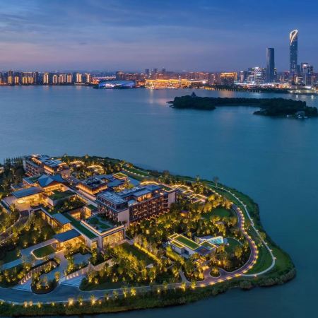江南(揚州、興化、蘇州、上海) 5天團  李中水上森林公園、鳳城河梅園、七里山塘街、東關街、黃浦江外灘、武康大樓【蘇州保證入住1晚私人度假島嶼上高端豪華Four Seasons四季酒店】