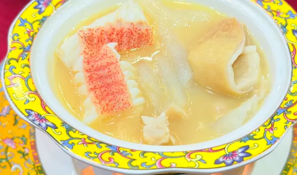 白玉藏珍豬肚包魚翅+過橋東升斑(位上)