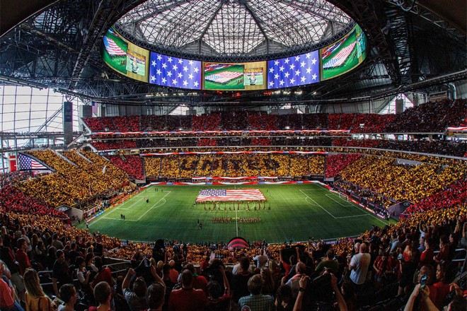 梅賽德斯-賓士體育場