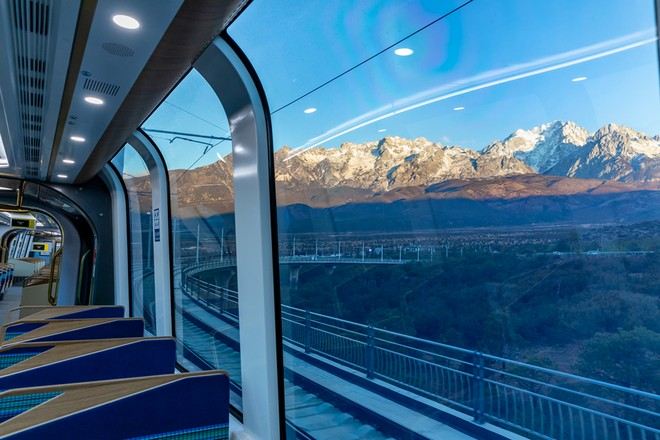 玉龍雪山觀光火車