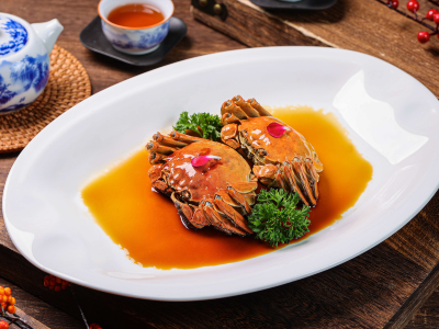 《順德~金秋時令大閘蟹》【正宗陽澄湖大閘宴(蟹堂弄花雕醉蟹(保證蟹乸3両重(位上)+鹽炙金秋大閘蟹(保證公蟹3.5両重(位上))】保證入住國際品牌順德龍江希爾頓歡朋酒店順德美食純玩2天團