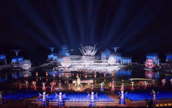 鳳凰樂土·山水麗人