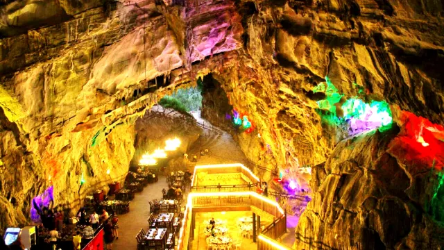 禾田居洞穴餐廳