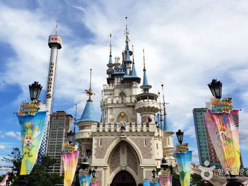 首爾4天冬日遊玩之旅 ※連續3晚五星級SonoCalmGoyang、「冬季慶典」清溪川第17屆首爾彩燈節、樂天世界塔SeoulSky、樂天世界+水族館、聖水洞新地標 HausNowhereSeoul