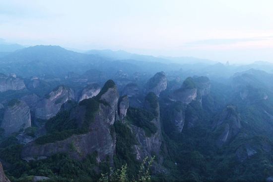 鯨魚鬧海大峽谷絕景群