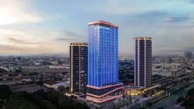 《永安獨家》《2025年最新開業》潮州希爾頓惠庭酒店《「潮汕風情畫」+高鐵》 包廂享用【鮑片砂鍋粥養生宴】【紅燒海參魚皮+十八道菜桌宴】湘子橋的日與夜 潮州美食純玩3天團 