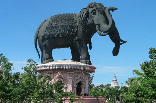 三頭象神博物館