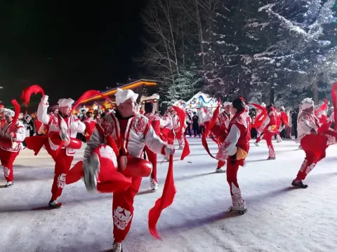 雪鄉秧歌巡遊