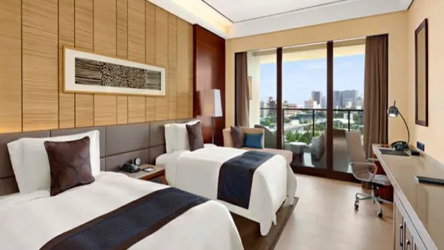 三亞皇冠假日酒店