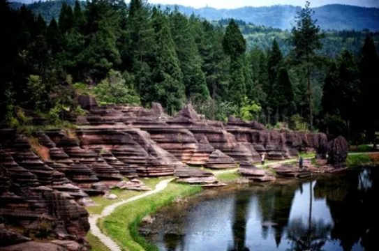 紅石林國家地質公園