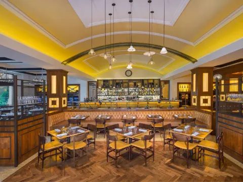 名廚Gordon Ramsay旗下餐廳 【Bread Street Kitchen】