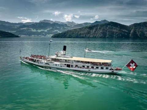 琉森湖歡樂船河