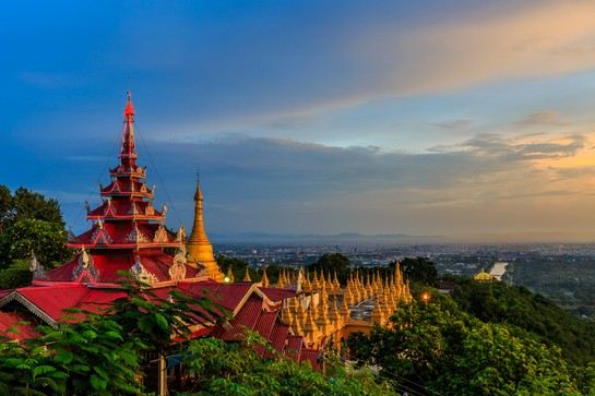 曼德勒山夕陽美景