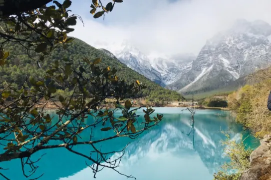 玉龍雪山藍月谷