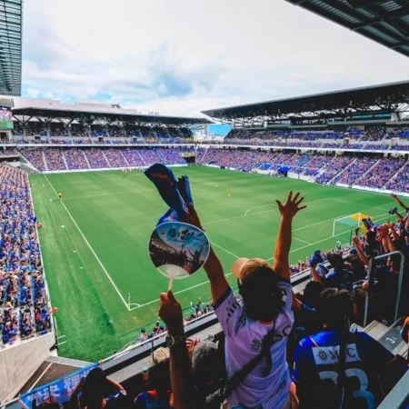 九州 J1甲級聯賽 +紅葉祭 6天溫泉之旅 【保證入住1晚】長崎 Stadium City球場酒店(設有球場景觀之大浴場)《限定出發: 11月21日(只辦一團)》