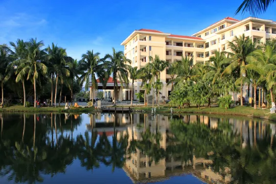 興隆華美達溫泉酒店