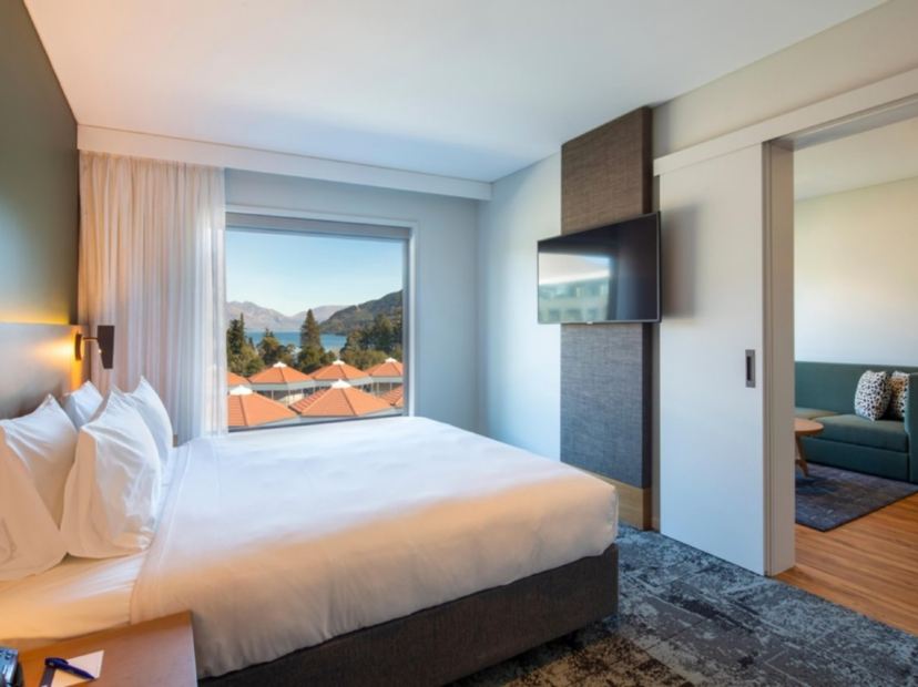 Holiday Inn Express & Suites QUEENSTOWN by IHG