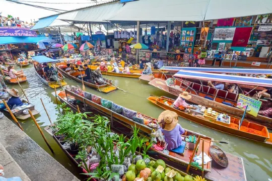 Bangkok Damnoen Saduak floating market