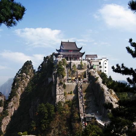 【5鑽】九華山、牛首山(兩大佛教名山)朝拜禮佛5天團   九華山(包乘往返纜車及索道、百歲宮、肉身寶殿、天台寺)、牛首山(佛頂宮、巨型360度自轉臥佛、千佛舍利地宮)、東廬山寺巨型半身佛