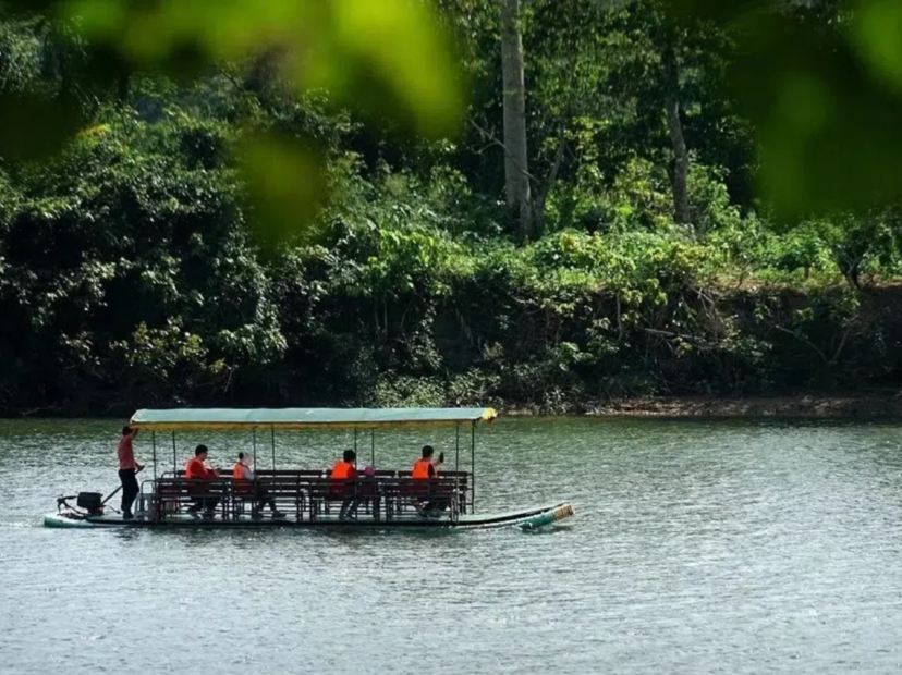 萬泉河竹筏漂流