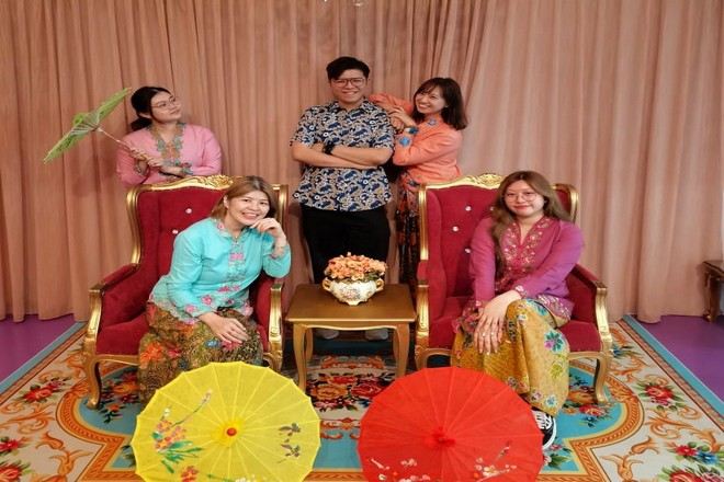 【特色體驗】穿上小娘惹服裝拍攝