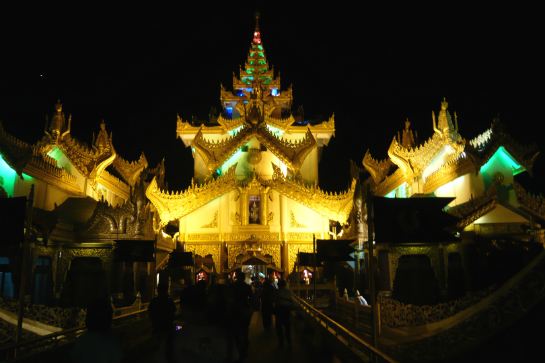 卡拉維海上皇宮