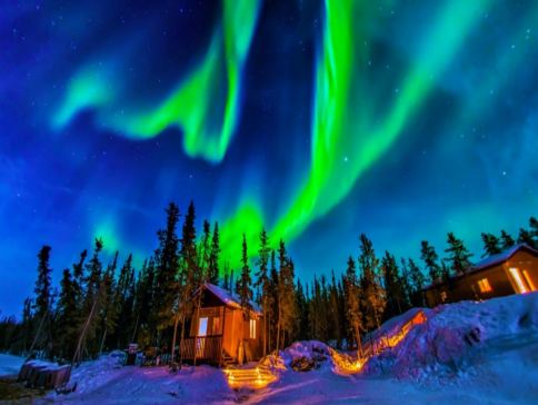 加拿大當地參團(1人可出發#)~黃刀鎮觀賞北極光4天之旅(黃刀鎮自由活動、梯皮帳篷營地觀賞極光或追獵極光)《天天出發》