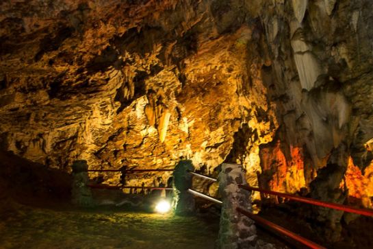 神奇鐘乳石洞
