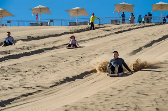 庫布其七星湖旅遊區~滑沙