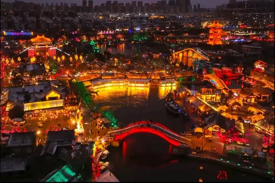 清明上河園-夜景航拍-景區提供