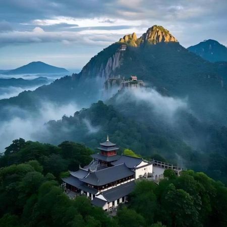 【4鑽】黃山‧禪心九華聖境 黃山、九華山5天升級純玩高鐵團 《世界自然及文化雙遺產》黃山(北海、西海)、屯溪老街、九華山大願文化園、九華山景區、百歲宮